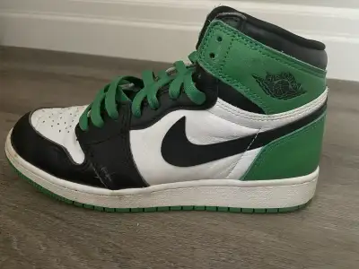Air Jordan 1 GS Lucky Green Size 6Y, View more