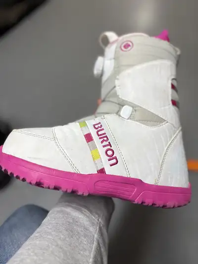 youth Burton snowboard boots size 6, View more