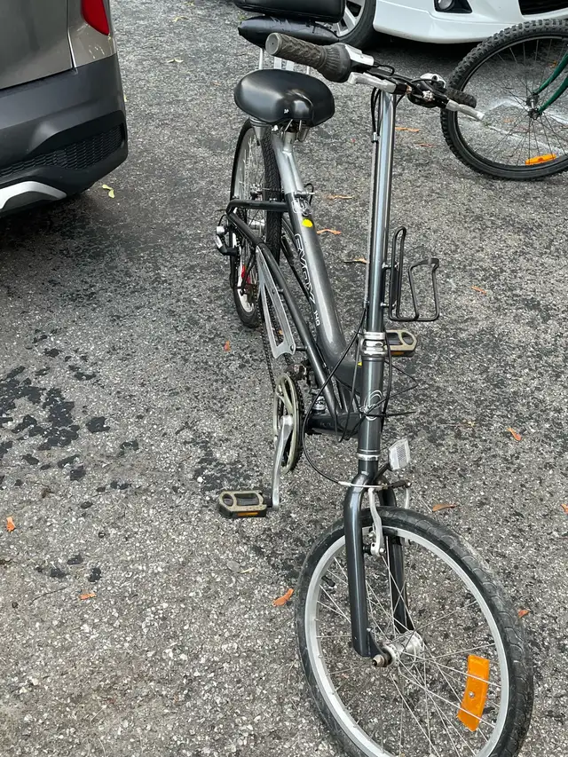 vélo Evox 140 , très propre  in Cruiser, Commuter & Hybrid in West Island - Image 2