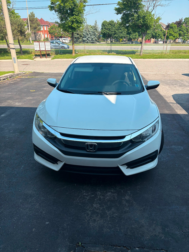 2018 Honda civic 6spd manual transmission great in fuel in Cars & Trucks in Mississauga / Peel Region - Image 4