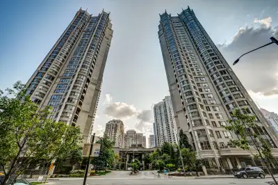 Master Bdrm For Rent - Heart of SQ1! - Amongst a Shared Fully Fu