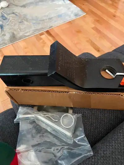 Brand new Toyota trailer hitch (ball not included. Never been used measures 28.96 x 8.89 x 8.38 cm;...