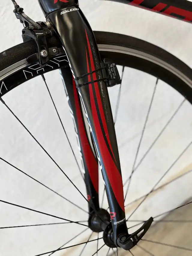 Raleigh Revenio Carbon2 - 60cm Road Bike in Road in Fredericton - Image 6