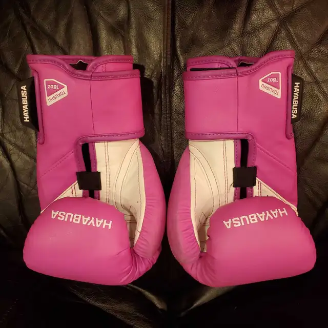New 16 oz. HAYABUSA Boxing Gloves  in Exercise Equipment in Barrie - Image 6