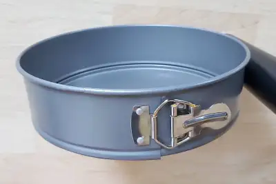 Cake baking pan round lock movable bottom (brand new), View more