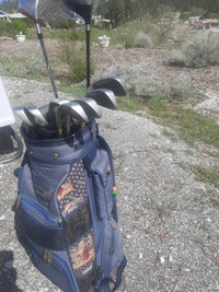 FULL SET OF LADIES RH GOLF CLUBS WITH VINTAGE GOLF BAG