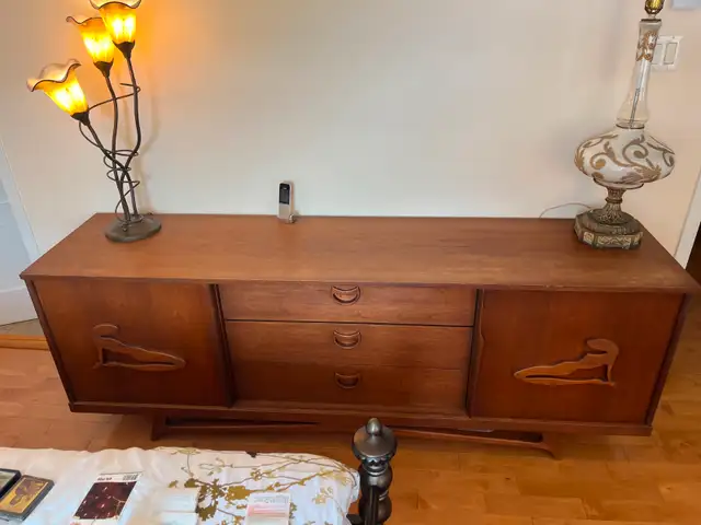 Mid Century Dresser; Mahogany; Beautiful; Moving!!!62863738753537121