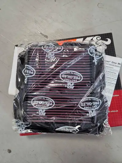 I'm selling a new K&N High-Flow Air Filter, part number SU-6503, designed for Suzuki SV650 and SV100...