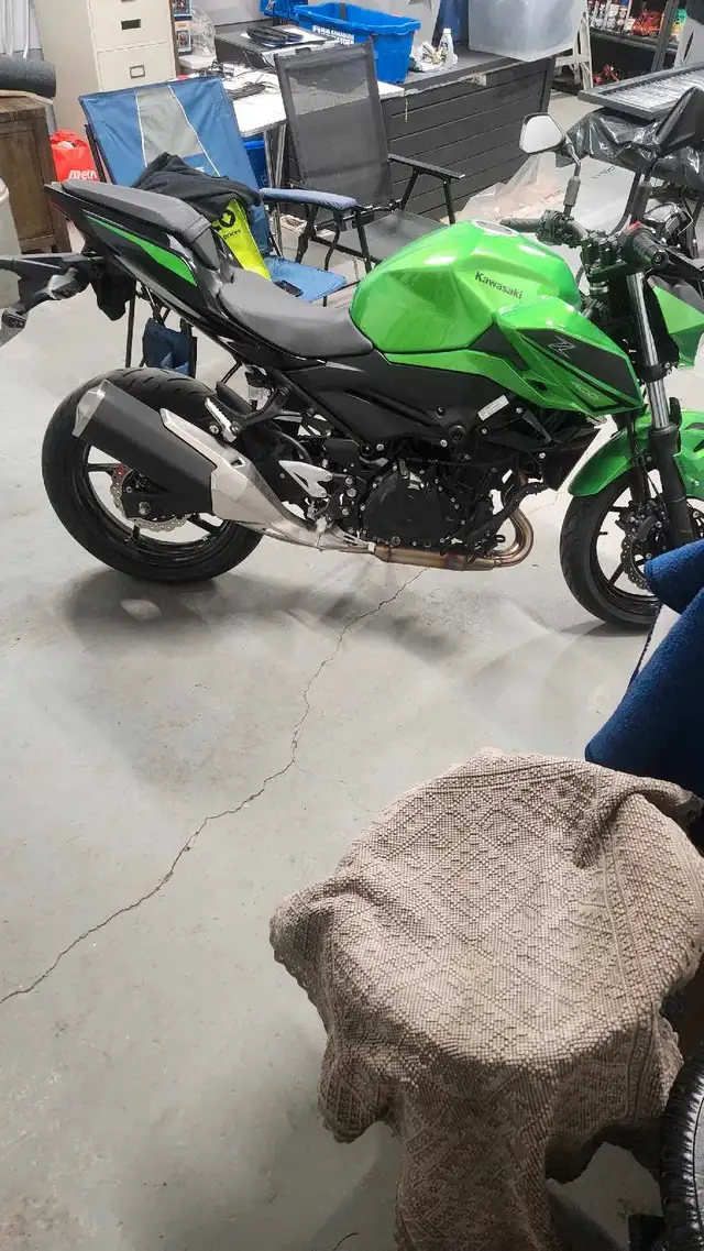 2023 Kawasaki Z400 in Sport Bikes in Sudbury - Image 4