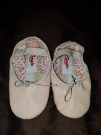 CAPEZIO BALLET SHOES SIZE 12.5M