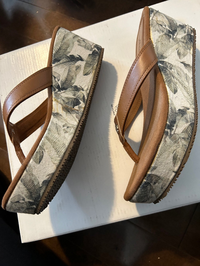 Sandales pointure 8 dans Femmes - Chaussures  à Longueuil/Rive Sud - Image 2