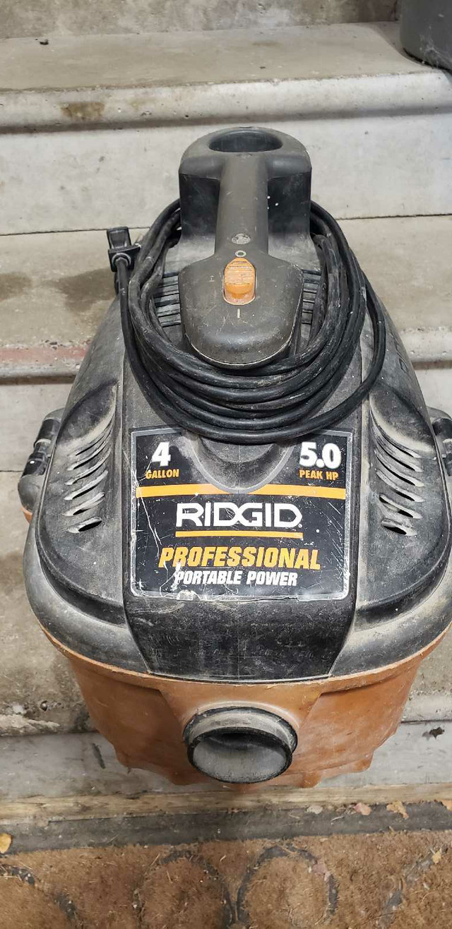 Ridgid 5 Peak hp Corded Wet/Dry Professional Vacuum in Power Tools in Mississauga / Peel Region
