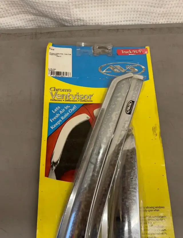Ford Super Duty Chrome Vent Visors in Other in Hamilton - Image 6