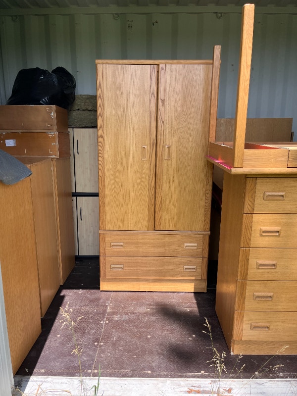 WARDROBES, NIGHT STANDS, DRESSERS, DESKS Dressers & Wardrobes