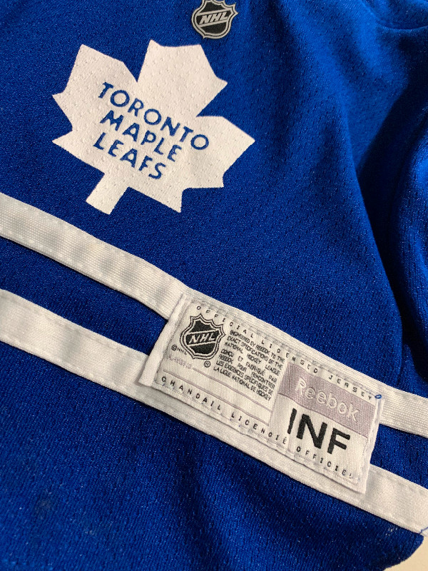 Infant REEBOK NHL TORONTO MAPLE LEAFS Jersey. Size 12-24 months. in Clothing - 18-24 Months in Mississauga / Peel Region - Image 2