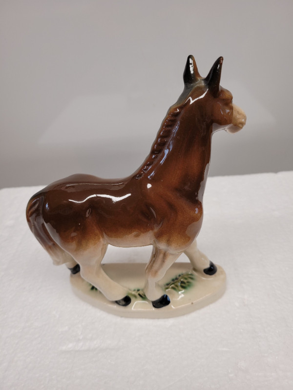 VTG Ceramic Horse Figurine in Arts & Collectibles in Dartmouth - Image 3