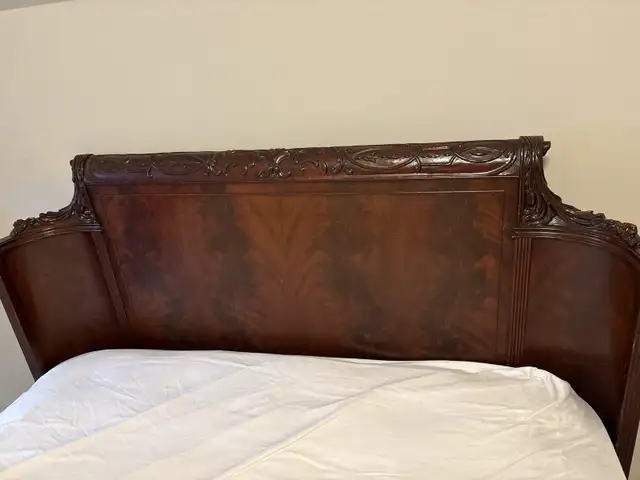Double antique bed in Beds & Mattresses in Mississauga / Peel Region - Image 2