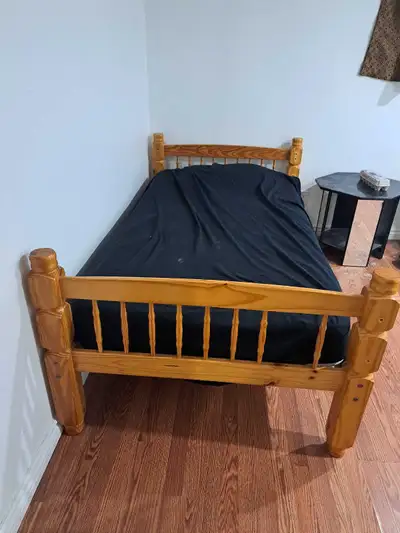 Shairing Room available for Girl All Utilities are included Free Wi-Fi internet 5 minutes walk to Bu...