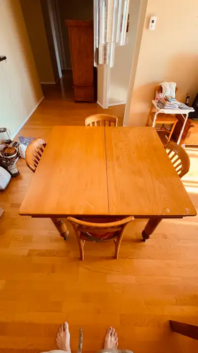 Solid Oak Dining Table & 6 Chairs – 3 Leaves – On Wheels, View more