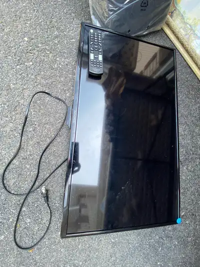 28 inch insignia tv, View more
