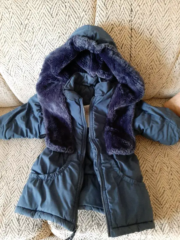 Girls 4 T winter jacket in Kids & Youth in Dartmouth - Image 4