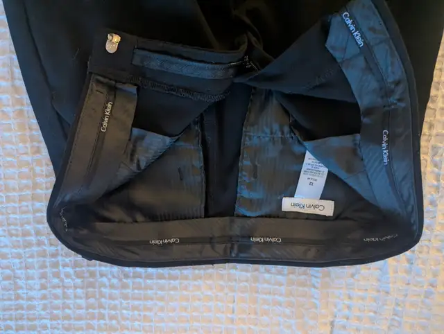 Calvin Klein Pantalon - Suit Pants for boys in Kids & Youth in Laval / North Shore - Image 3