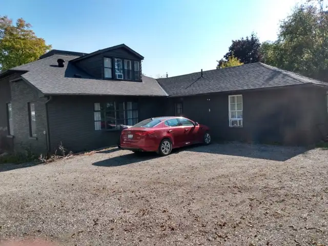 Kincardine 5 bedroom century home for rent starting Oct 01, 2025 in Long Term Rentals in Owen Sound - Image 11