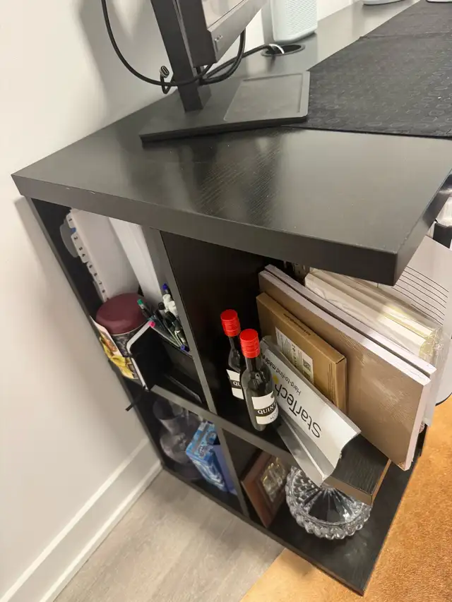 WOODEN OFFICE DESK IN PERFECT CONDITION in Desks in City of Toronto - Image 3