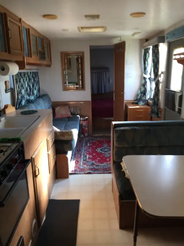 VINTAGE SKYLINE LAYTON CAMPER TRAILER RENTAL in New Brunswick in Canada - Image 8