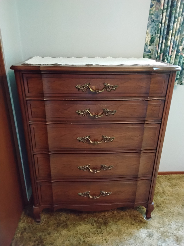 French Provincial Bedroom Suite in Dressers & Wardrobes in Brantford - Image 2