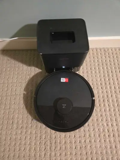Keep your home spick-and-span with this used Roborock Q10 S5+ robot vacuum and mop, featuring a self...