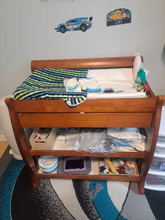 Wooden Diaper Change Table in Bathing & Changing in Edmonton - Image 3