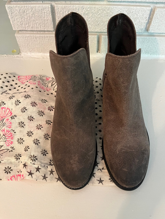 Tan  SUEDE Ankle Boots (NWOB), Free People, Size 7.5 in Women's - Shoes in Mississauga / Peel Region - Image 2