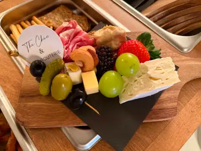 TURNKEY CHARCUTERIE BAR BUSINESS FOR SALE – HAMILTON / STONEY CREEK The Chic and Charcuterie – fully...