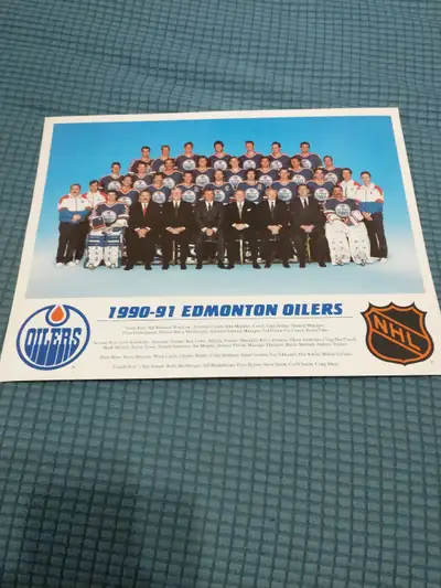 Beautiful 1990-1991 Edmonton Oilers team picture, View more