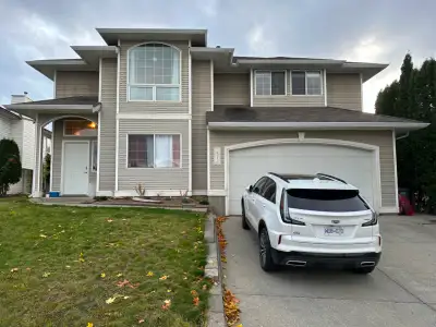 Aberdeen Area - Full house for rent, Upstairs has 3 Bedrooms, 2 Bathrooms, Kitchen, Dining Room, Liv...