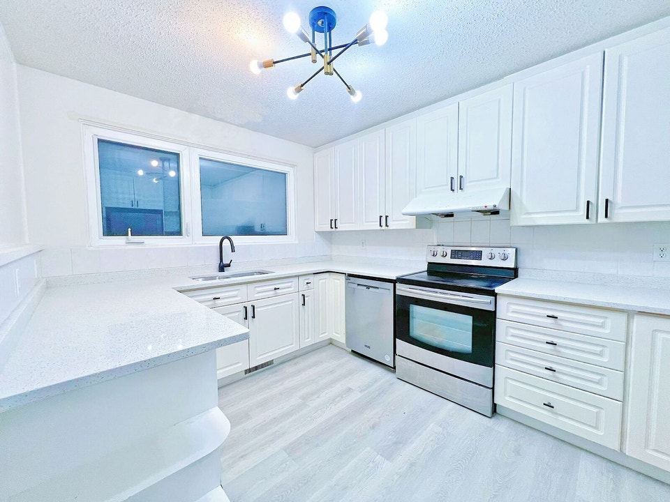3brm for rent in Charleswood 3