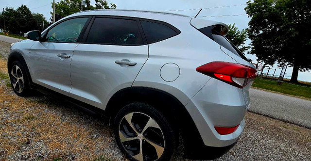 2016 Hyundai Tucson AWD in Cars & Trucks in Leamington - Image 4