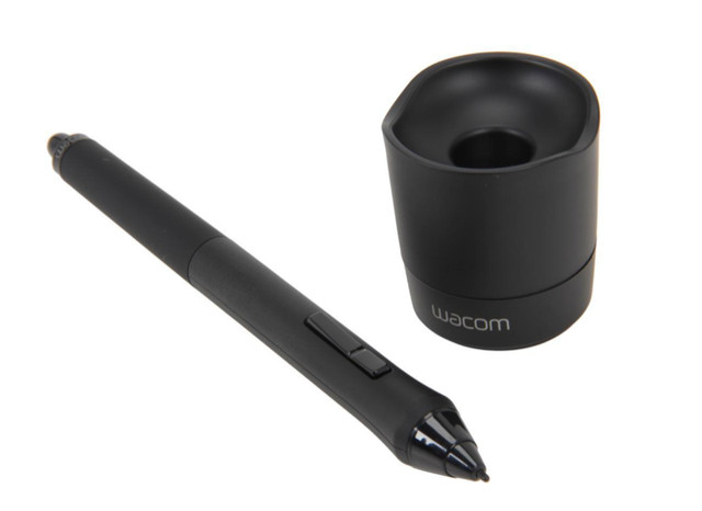 Wacom Intuos 5 Touch Small Pen Tablet (PTH-450) dans Autre  à Ville de Montréal - Image 3