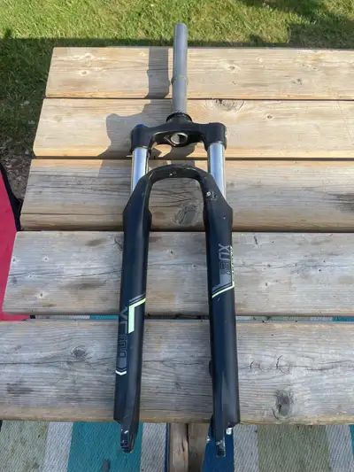 SR Suntour XCM 27.5 inch Suspension Fork, View more