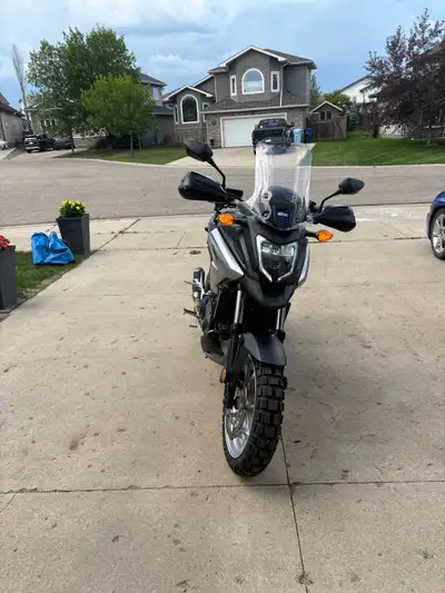 2018 Nc750X 13,600 kms Brand new front and rear tkc 80 tires Cover , expandable swmoto rack and rear...