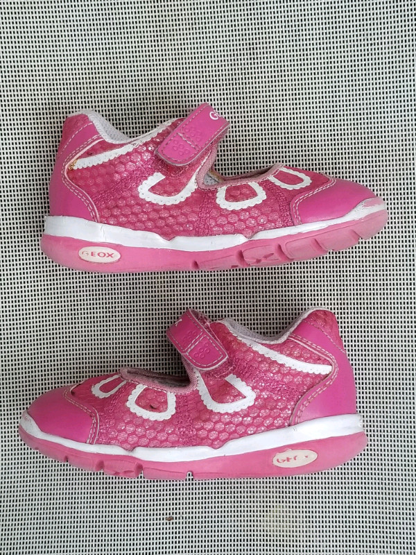 Geox girl toddler shoes size 6.5 in Clothing - 12-18 Months in City of Toronto - Image 4