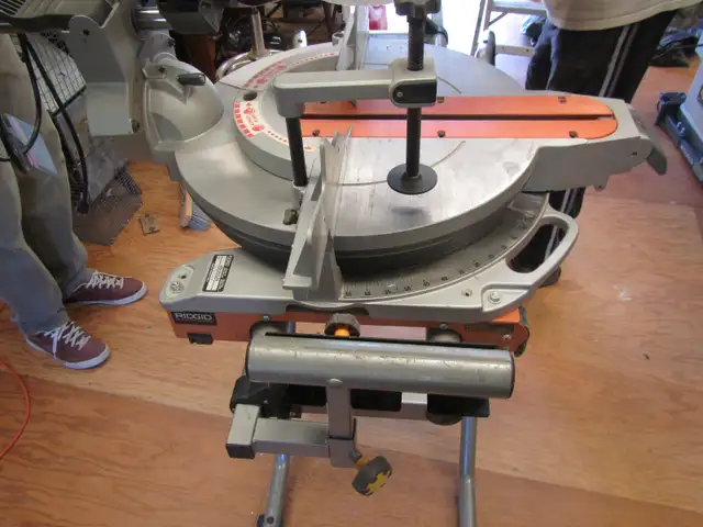 RIGID – 12 inch Sliding Compound Miter Saw/Utility Vehicle in Power Tools in Muskoka - Image 6