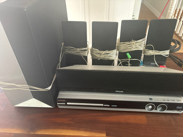 Philips divx ultra home theatre sorround sound system  in Stereo Systems & Home Theatre in Whitehorse