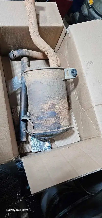 Stock headers and muffler off a 2020 can-am outlander 1000R XT G2 model. Full system comes with all...