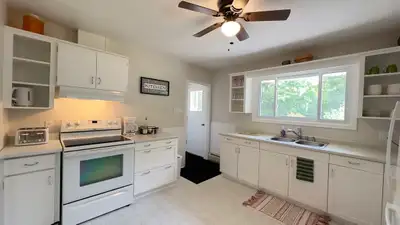 Clean, Quiet room for rent in downtown Port Elgin. Queen bed in large room with memory foam mattress...