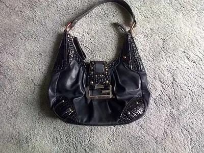 Guess Purse - Black. Great Shape!! Price: $45 or best offer! (Must Go!!) Contact me by replying to t...