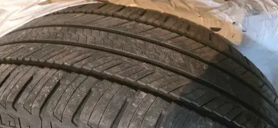 Je vends 4 pneus d'été Yokohama de dimension 235/55R18 100V. Usure 5/32 * Marque: Yokohama * Taille:...