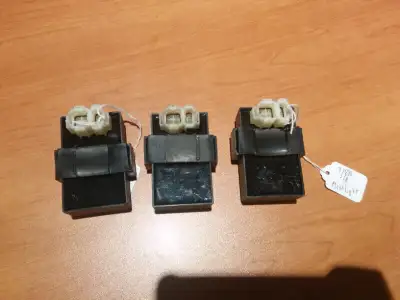 Module pour lumière avant de route (base haute) 40$ chacun état neuf