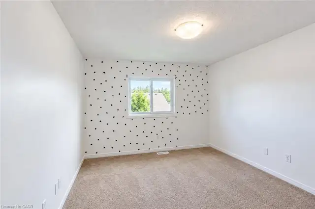 Private Room in Laurelwood, Waterloo – Females ONLY in Room Rentals & Roommates in Kitchener / Waterloo - Image 11